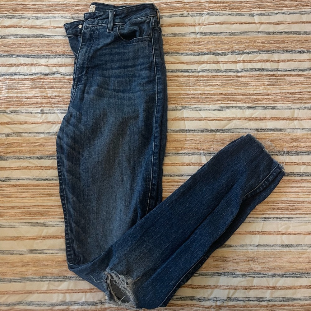 Hollister Super Skinny medium wash jeans